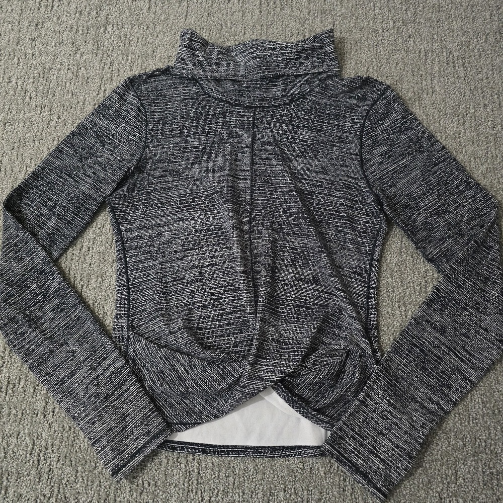 Lululemon Melodic Movement Top Size 8‎ Black White Long Sleeve High Neck